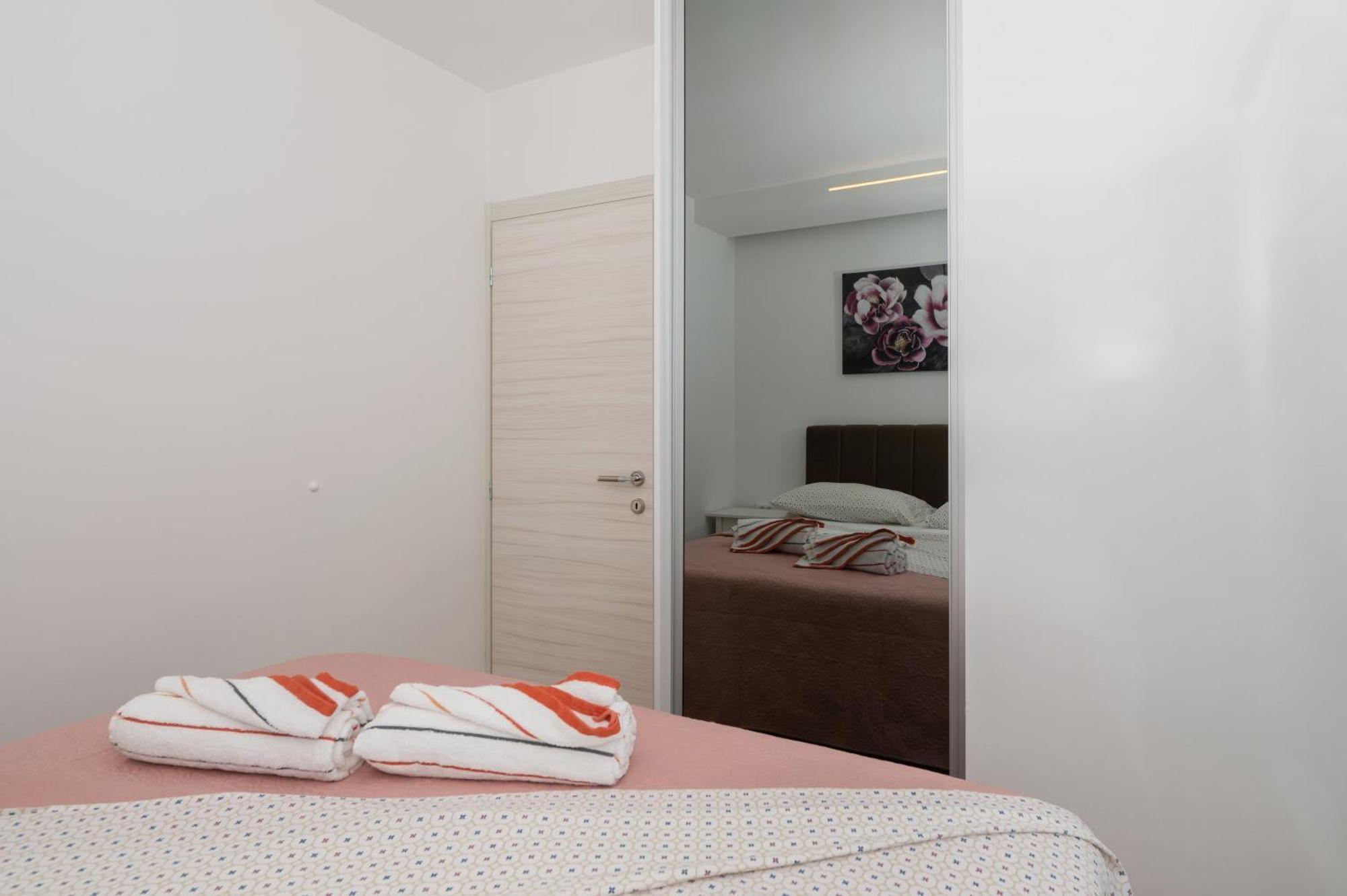 Apartment Tona *